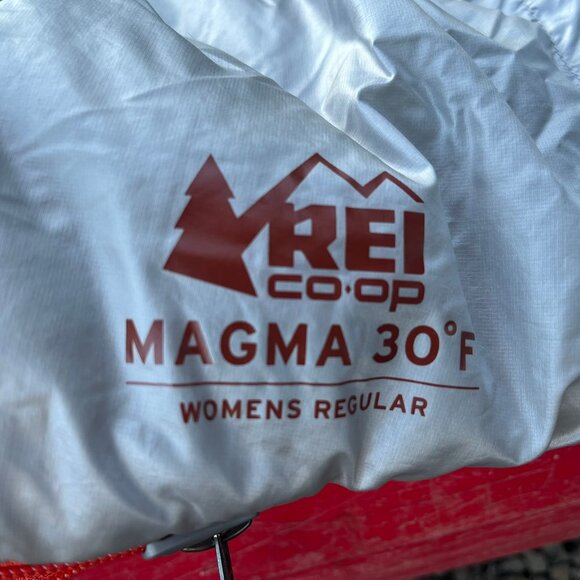REI Magma 30F DOWN Sleeping Bag 850FP Ultralight 22oz. Womens Regular - Picture 5 of 9